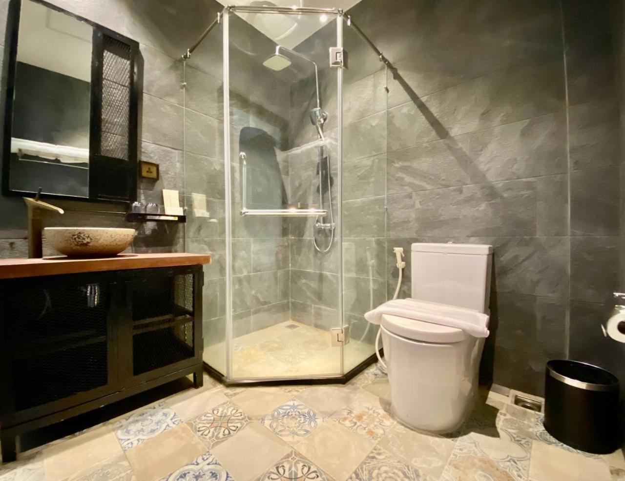 Check Inn Phnom Penh Bkk1 Ngoại thất bức ảnh