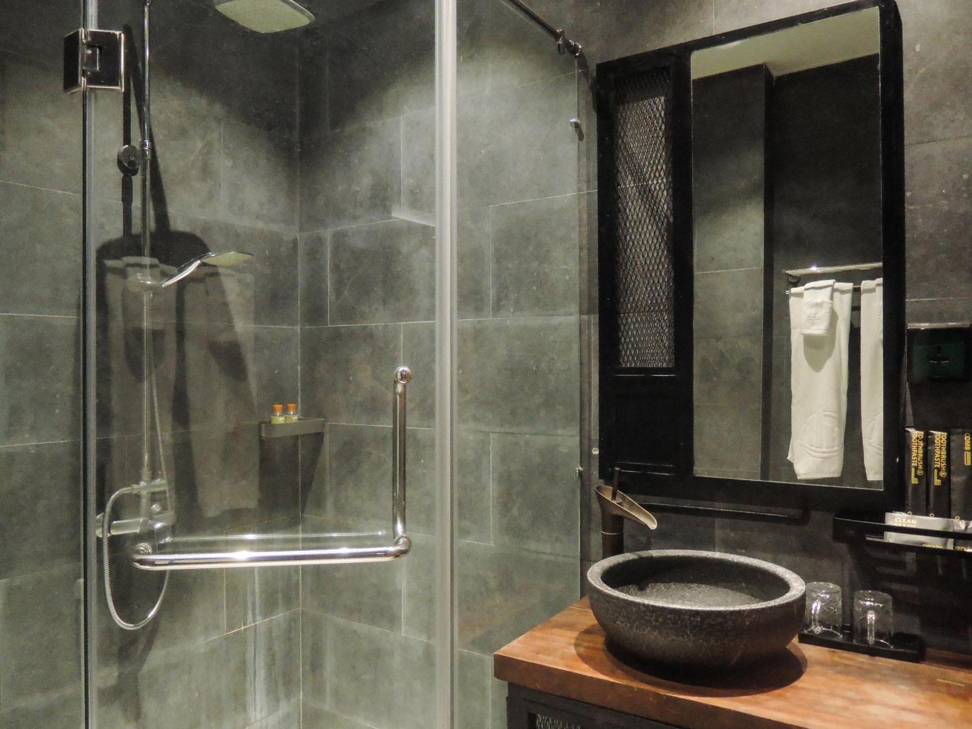 Check Inn Phnom Penh Bkk1 Ngoại thất bức ảnh